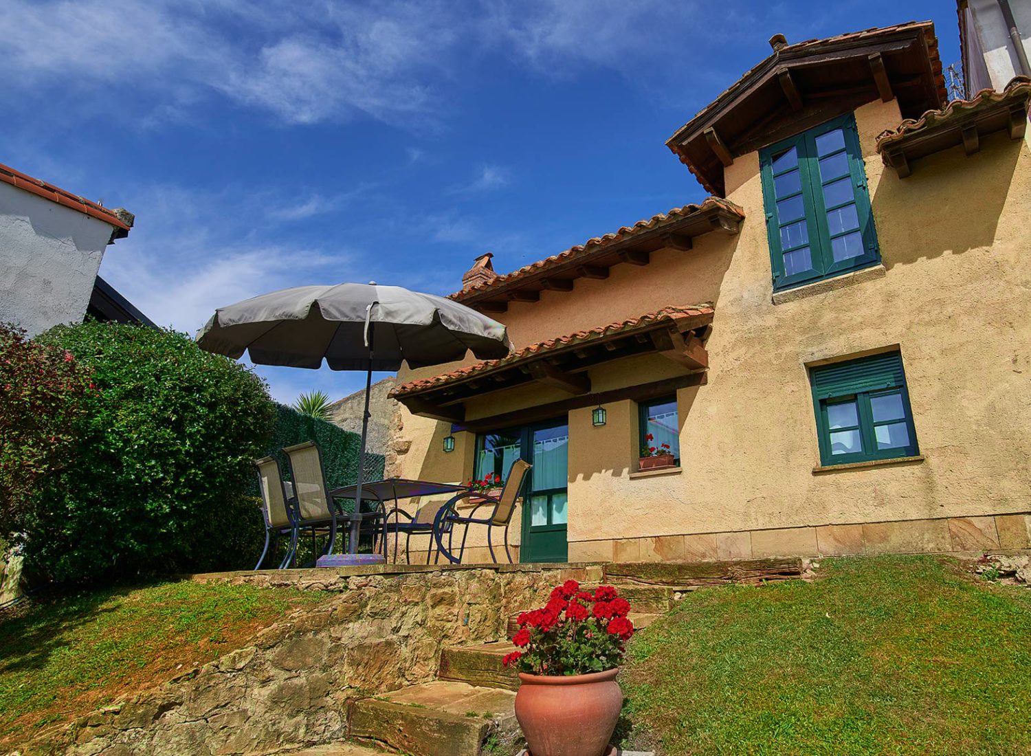 Casa vacacional en Cantabria con jardín privado en entorno natural