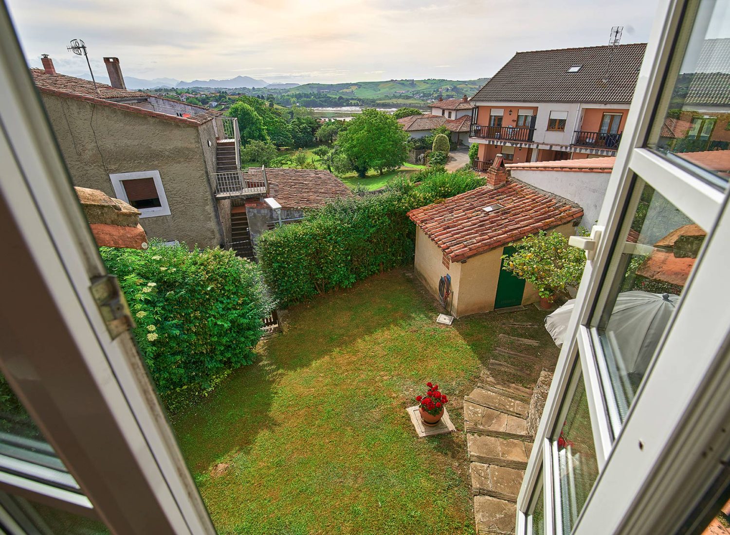 Casa para familias en Comillas con fácil acceso y entorno tranquilo